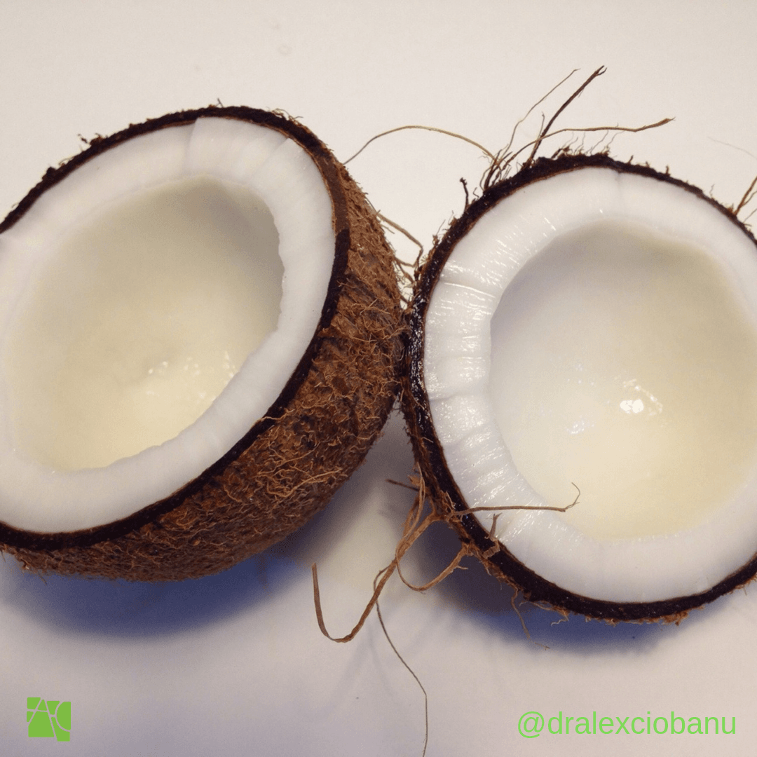 PULIZIA DENTI E SBIANCAMENTO DENTALE - VANTAGGI ORALI DEL PULLING CON L’OLIO DI COCCO